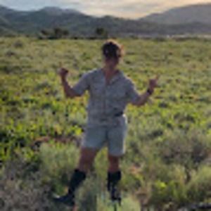 Meet your Posher, Caitlin